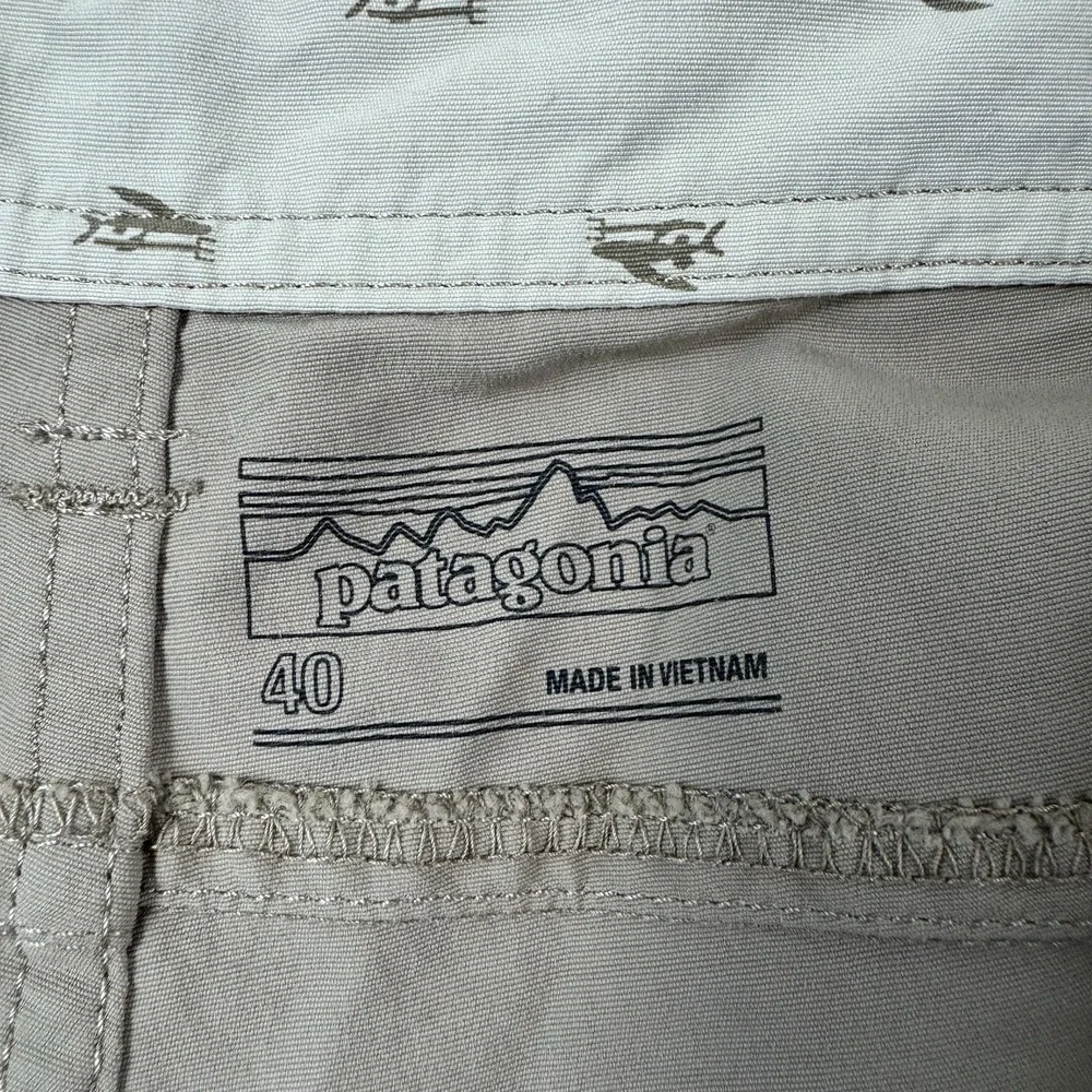 Patagonia Mens 40 Brown Wavefarer Cargo Board Shorts Swim Trunks 86650
